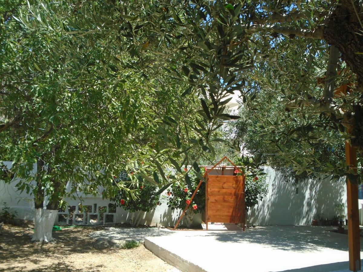 Leros Eleonas Apartments Алинда Екстериор снимка