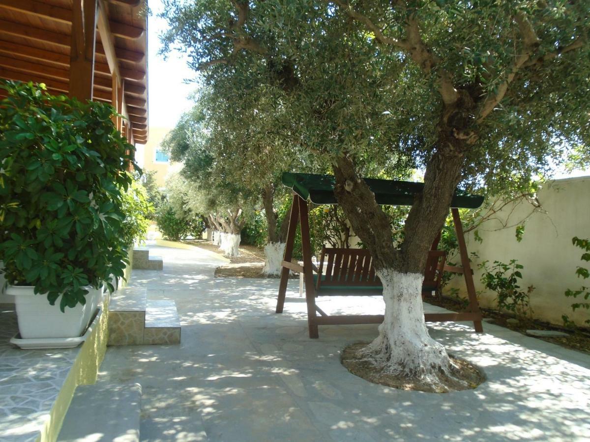 Leros Eleonas Apartments Алинда Екстериор снимка