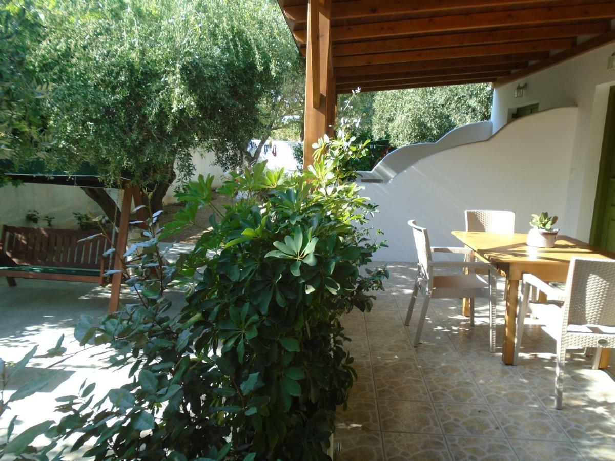 Leros Eleonas Apartments Алинда Екстериор снимка
