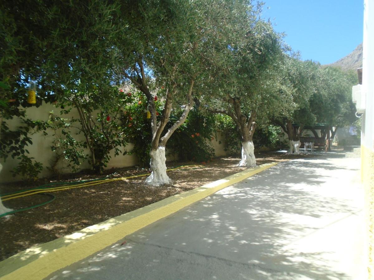 Leros Eleonas Apartments Алинда Екстериор снимка