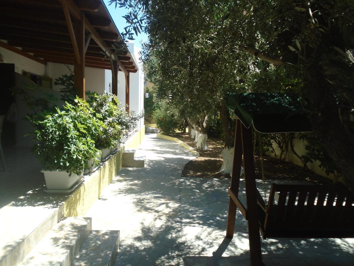 Leros Eleonas Apartments Алинда Екстериор снимка